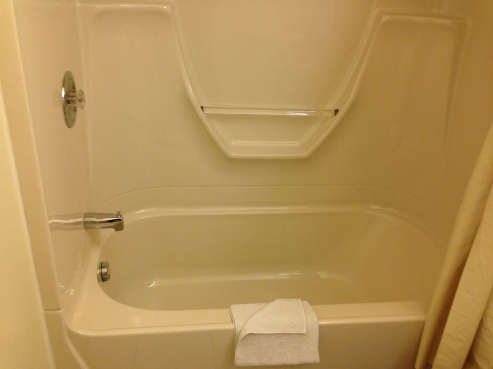 Standard Room, 2 Queen Beds, Non Smoking | Bathroom shower
