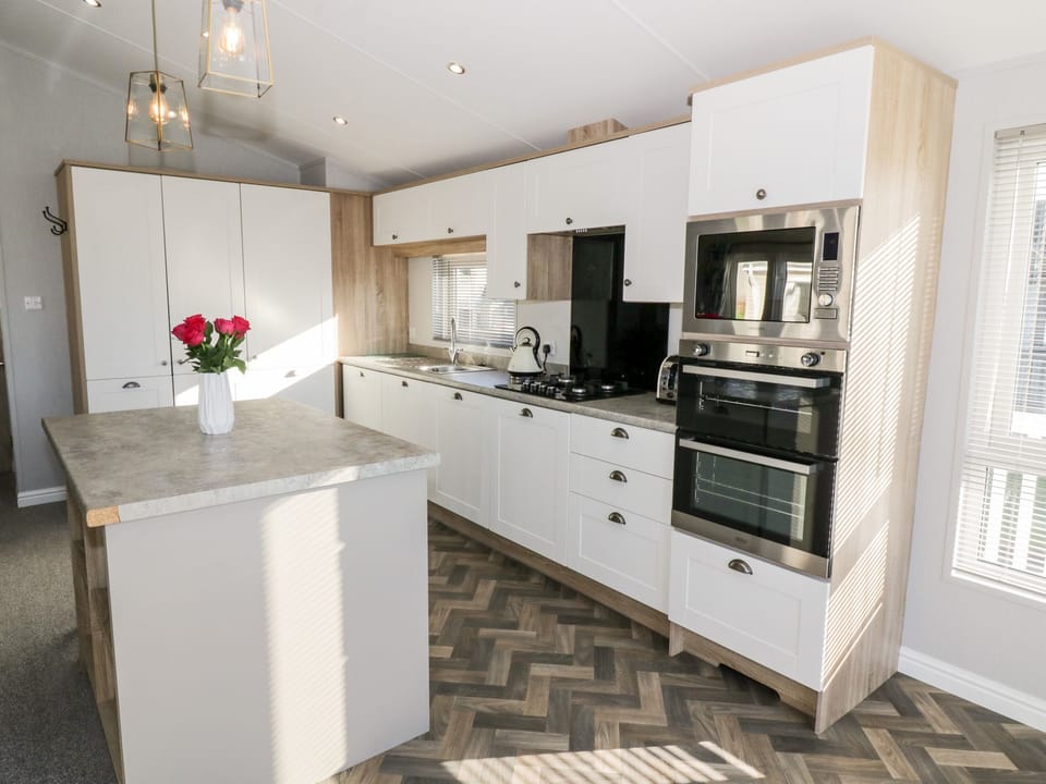 Dishwasher, electric kettle, cookware/dishes/utensils