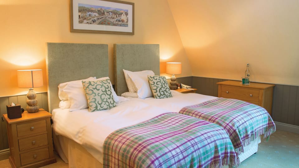 Twin Room, 2 Twin Beds | Premium bedding, desk, blackout drapes, free WiFi