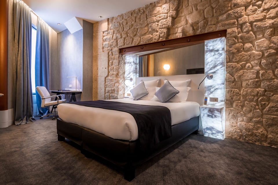 Minibar, in-room safe, desk, soundproofing