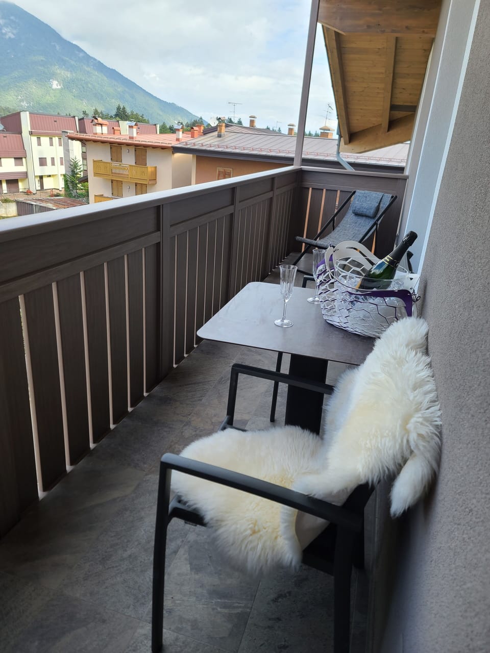 Superior Apartment | Desk, iron/ironing board, WiFi (free)
