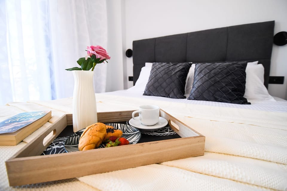 Comfort Villa | 3 bedrooms, in-room safe, blackout drapes, iron/ironing board
