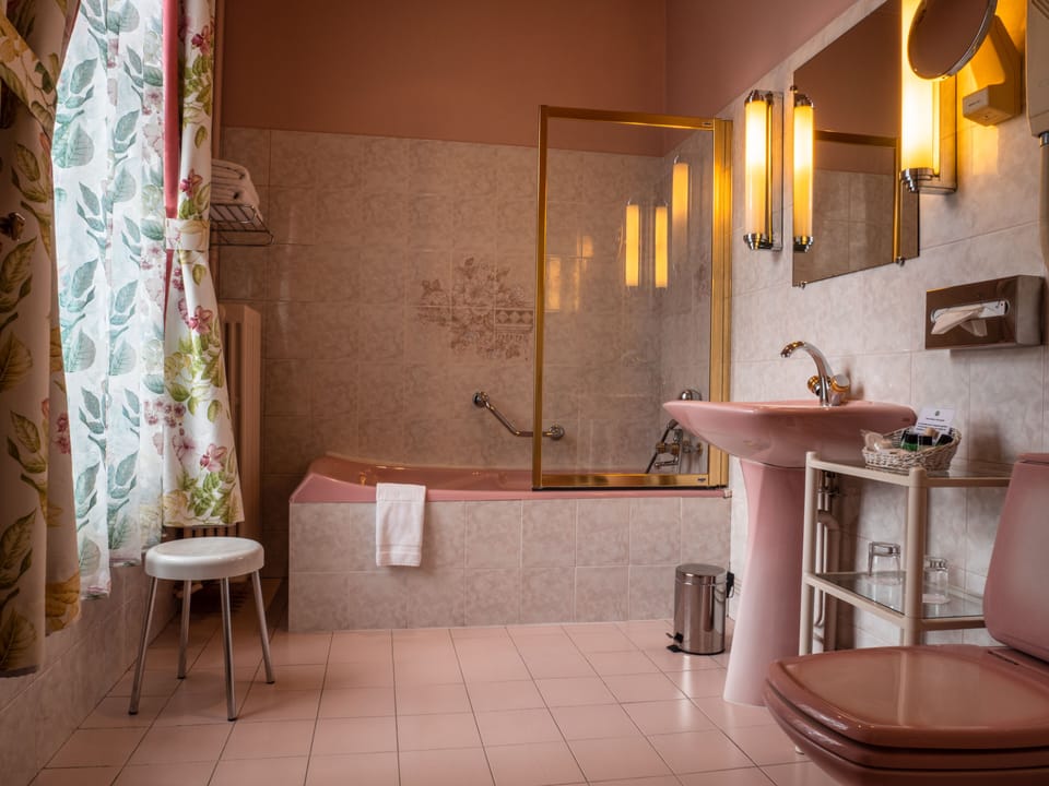 Junior Suite, Terrace | Bathroom | Bathtub, free toiletries, hair dryer, bathrobes
