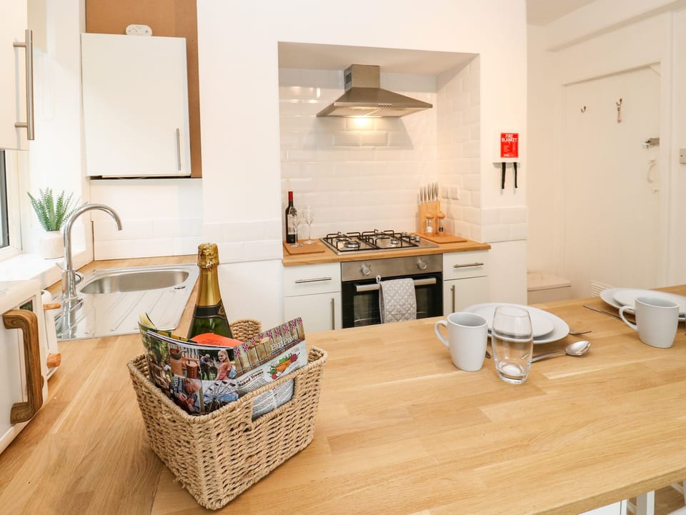Fridge, dishwasher, electric kettle, toaster