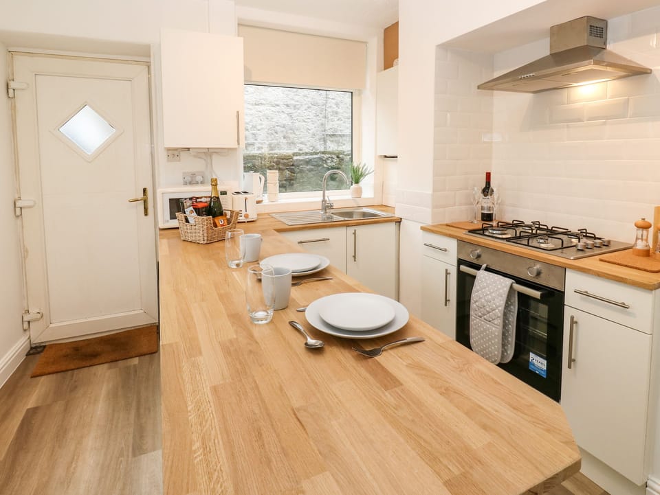 Fridge, dishwasher, electric kettle, toaster
