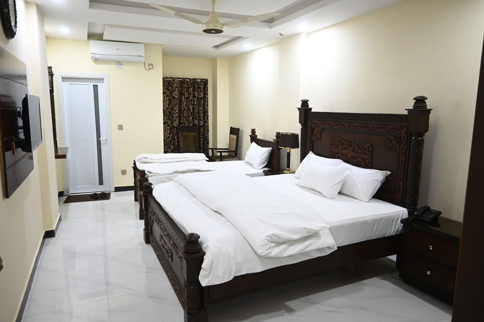Family Room | 1 bedroom, free WiFi