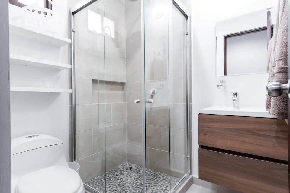 Family Loft | Bathroom | Shower, towels