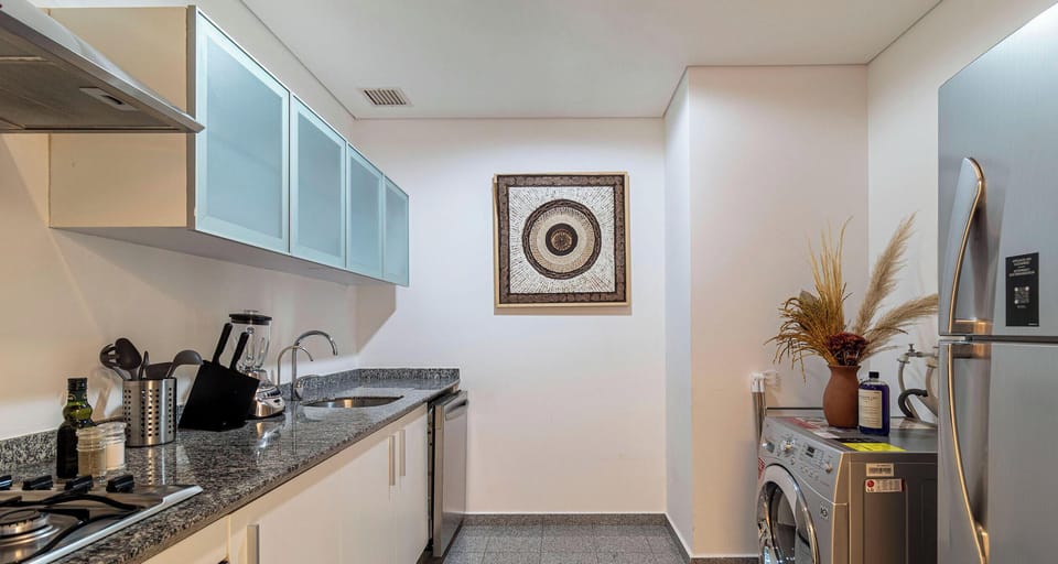 Classic Apartment | Private kitchen | Full-size fridge, microwave, oven, stovetop