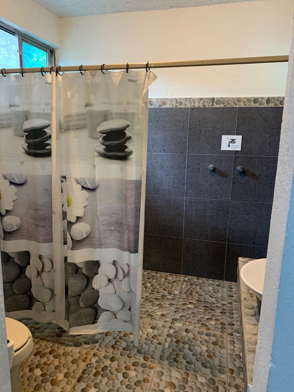 Deluxe Double Room | Bathroom | Shower, rainfall showerhead, towels, soap