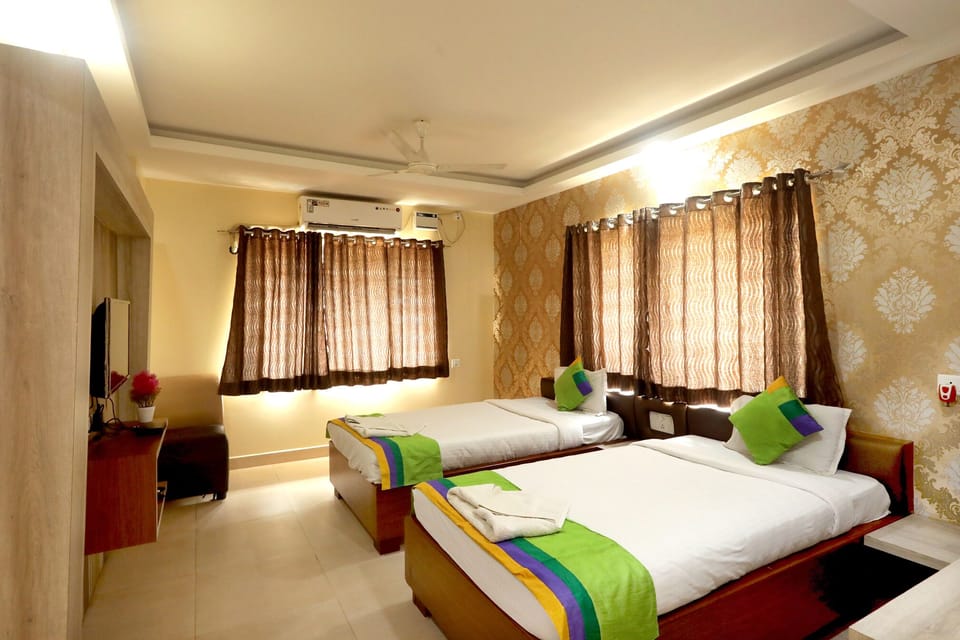 Standard Double or Twin Room | Desk, laptop workspace, iron/ironing board, free WiFi