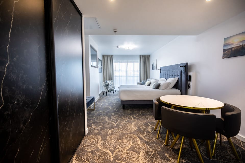 Double Privilege Room with Balcony - Marina View | Premium bedding, in-room safe, individually furnished, desk