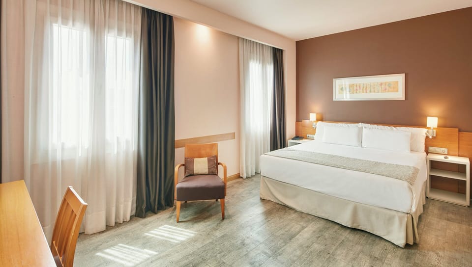 Superior Double Room | Minibar, in-room safe, desk, soundproofing