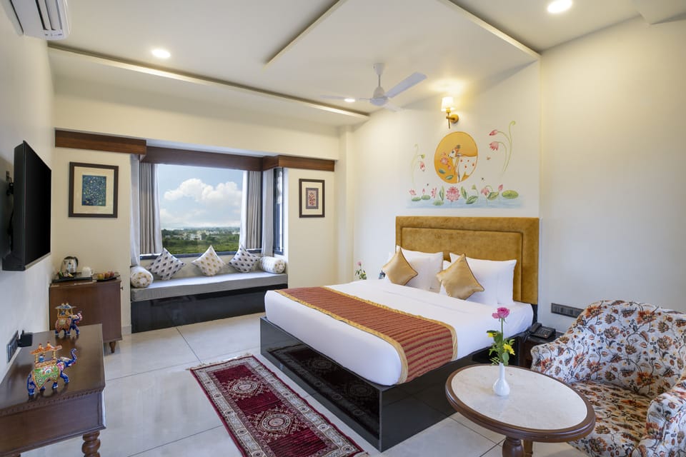 Mountain View Room | Premium bedding, minibar, in-room safe, laptop workspace