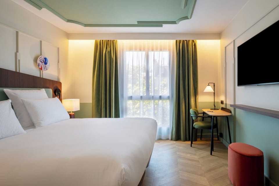 In-room safe, blackout drapes, soundproofing, WiFi (free)