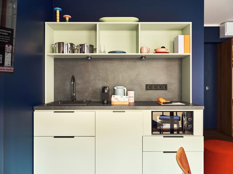 Medium Studio with Kitchenette | Private kitchenette | Coffee/tea maker, electric kettle, eco-friendly cleaning products