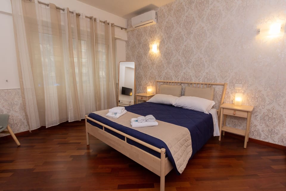 Deluxe Room | Desk, free WiFi, bed sheets