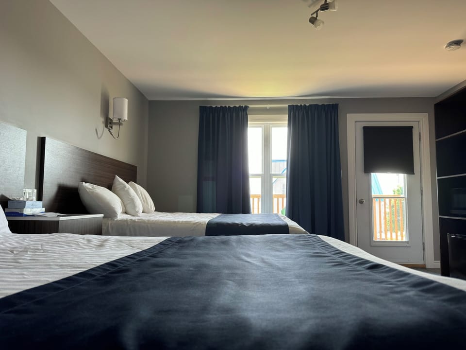 Standard Room, 2 Queen Beds, Mountainside | Desk, laptop workspace, free WiFi, bed sheets