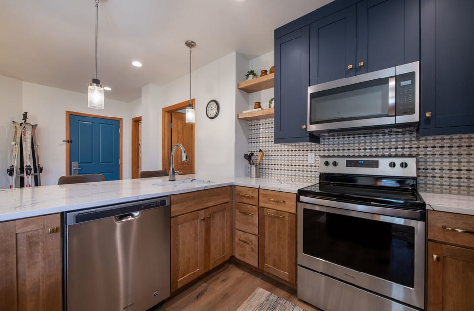 Condo, 1 Bedroom | Private kitchen | Coffee/tea maker, fridge, oven, toaster