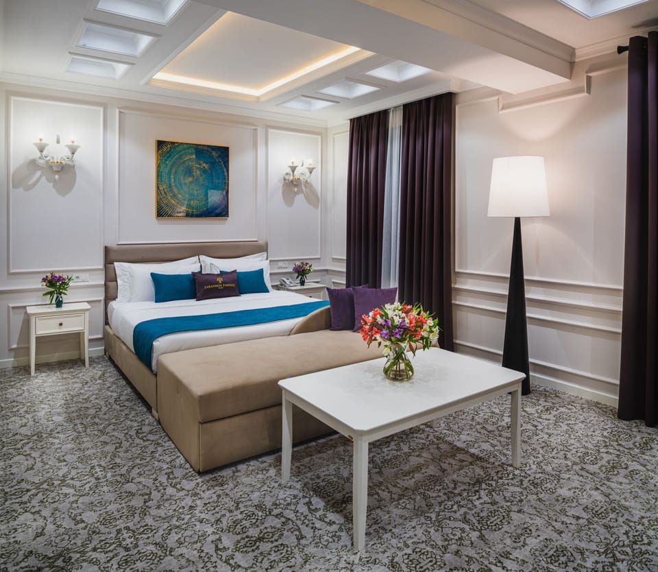 Junior Suite | Premium bedding, down comforters, in-room safe, desk
