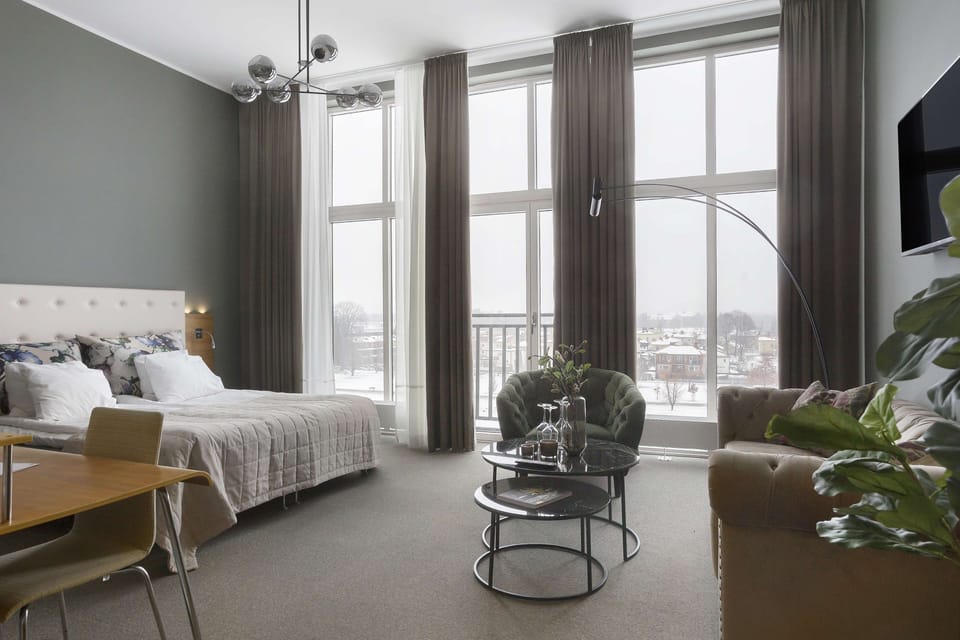 Standard Studio, 2 Twin Beds, Non Smoking, Sea View | Desk, soundproofing, iron/ironing board, WiFi (free)