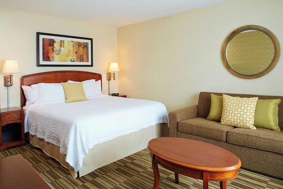 Pillowtop beds, desk, laptop workspace, blackout drapes