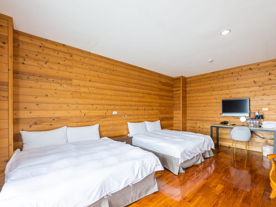 Quadruple Room with Mountain View | Free WiFi, bed sheets