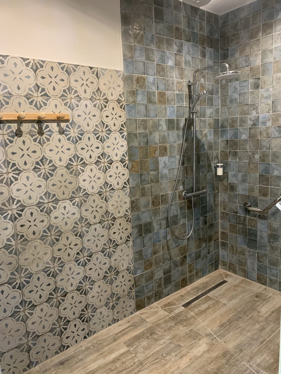 Deluxe Room | Bathroom