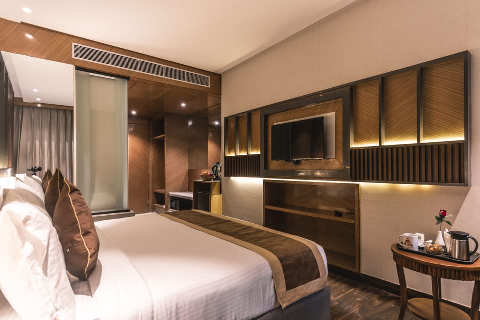 Minibar, in-room safe, iron/ironing board, free WiFi