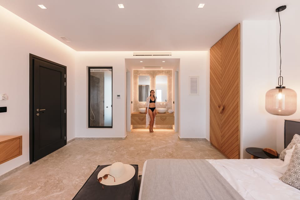 Suite, 6 Bedrooms, Private Pool, Sea View | Blackout drapes, iron/ironing board, free WiFi, bed sheets
