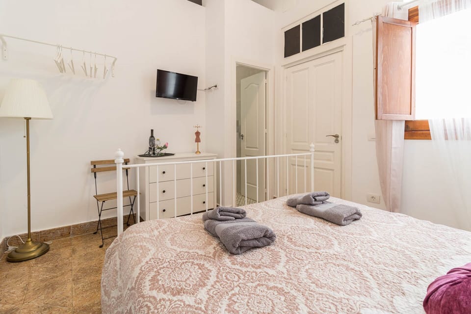 Romantic Double Room, 1 Queen Bed | Down comforters, individually decorated, individually furnished