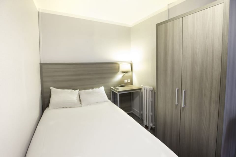 Single Room | Free WiFi, bed sheets, wheelchair access