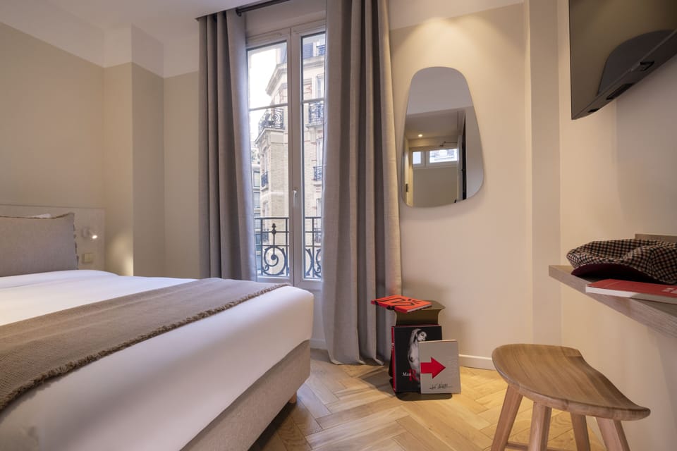 Comfort Single Room | Premium bedding, in-room safe, blackout drapes, iron/ironing board