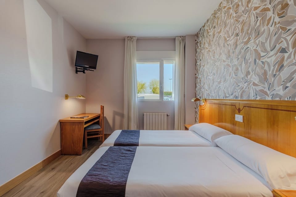 Standard Twin Room, 2 Twin Beds | In-room safe, desk, blackout drapes, soundproofing