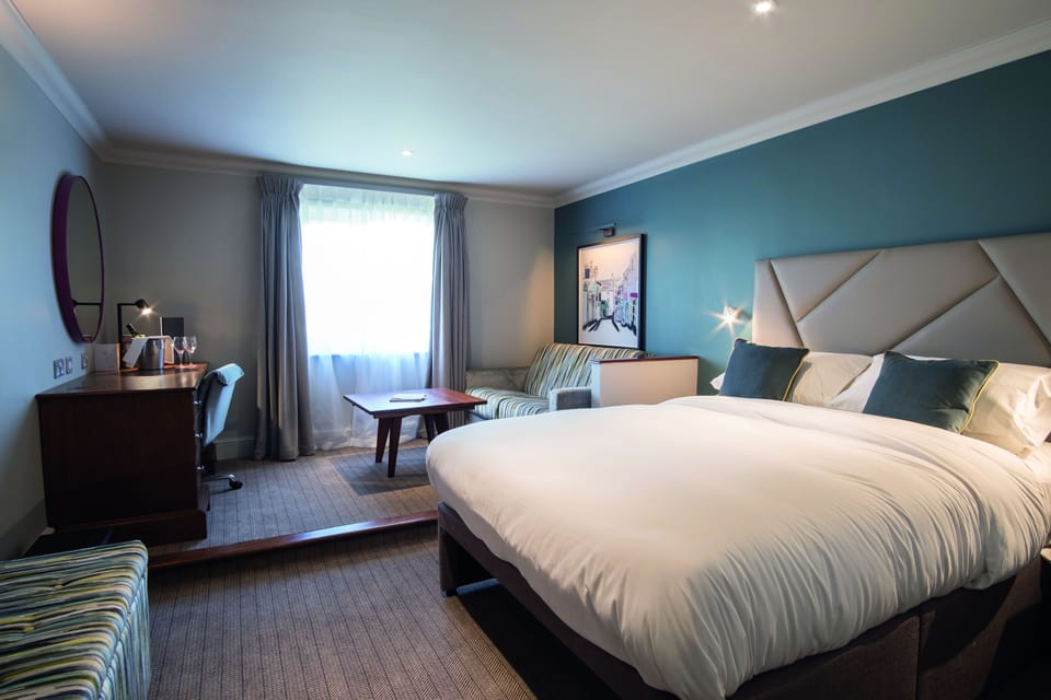 Signature Double Room, 1 Double Bed | In-room safe, desk, iron/ironing board, cribs (free)