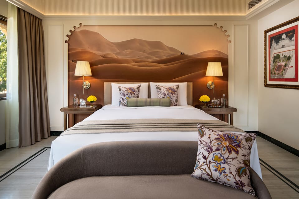 Historical Suite | Minibar, in-room safe, desk, laptop workspace