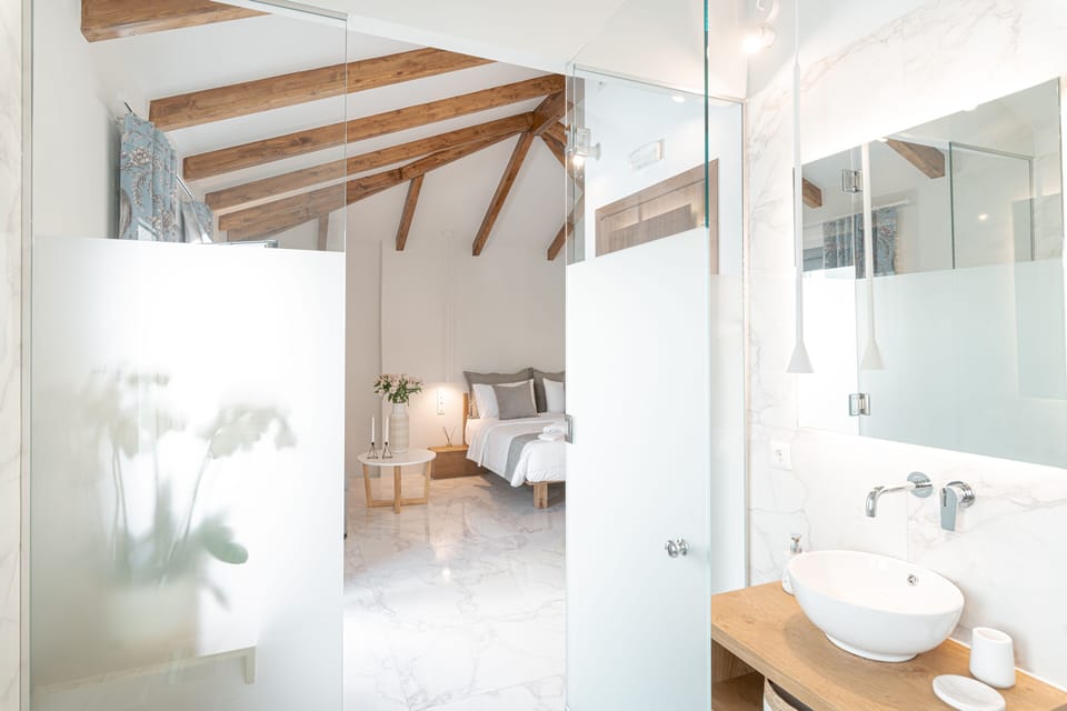 Executive Studio Suite, Terrace | Egyptian cotton sheets, premium bedding, memory foam beds, in-room safe