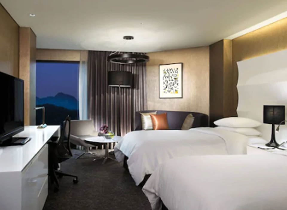 In-room safe, blackout drapes, Internet, bed sheets