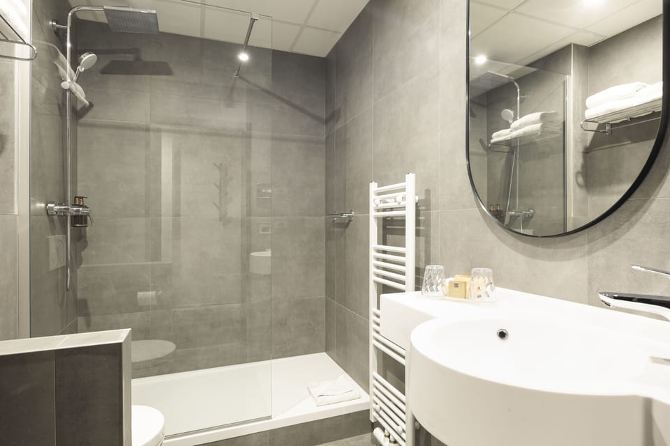 In-room safe, desk, soundproofing, iron/ironing board