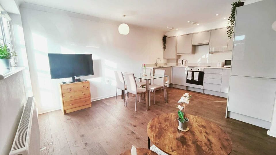 City Apartment | 2 bedrooms, iron/ironing board, free WiFi, bed sheets