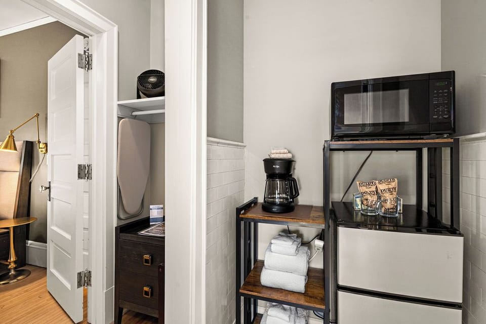 Superior Room, 1 King Bed, Jetted Tub | Pillowtop beds, individually decorated, individually furnished