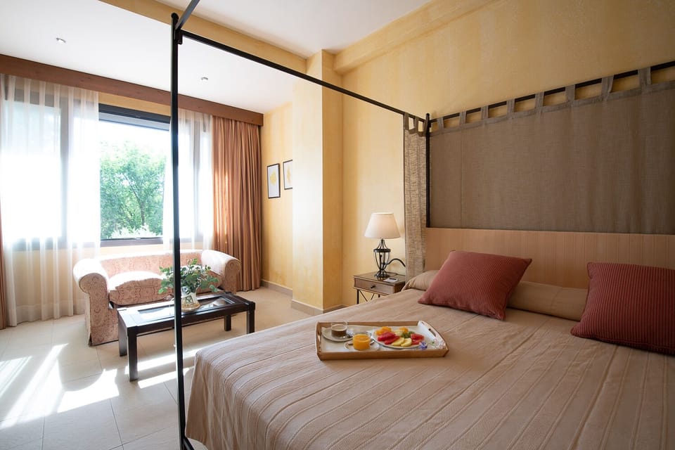 Minibar, in-room safe, desk, soundproofing