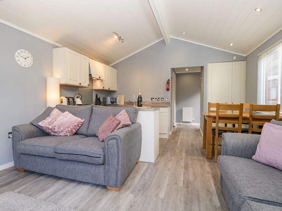 2 bedrooms, individually decorated, individually furnished, free WiFi