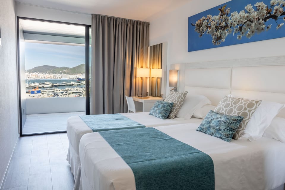 Deluxe Double Room, Sea View | Egyptian cotton sheets, premium bedding, down comforters