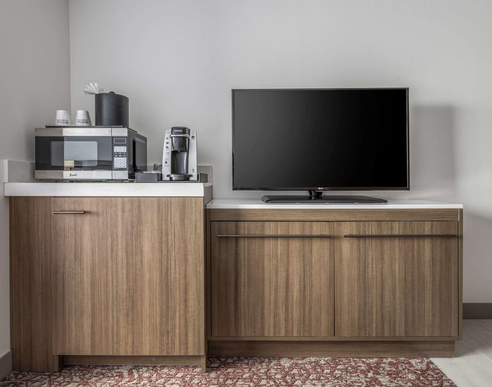 In-room safe, iron/ironing board, cribs/infant beds, rollaway beds