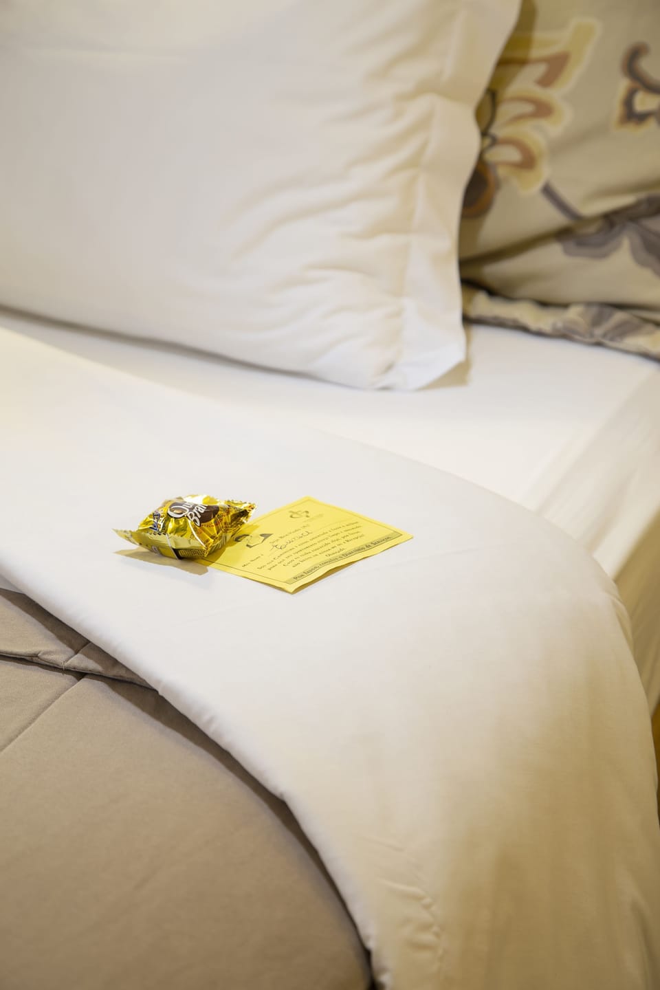 Deluxe Room, 1 Double Bed | Premium bedding, minibar, in-room safe, desk