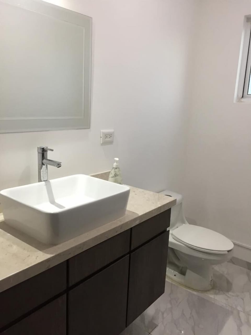 Comfort Condo | Bathroom | Shower, towels