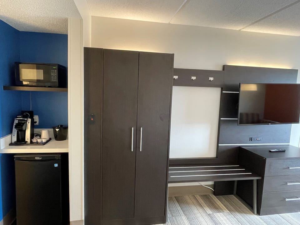 In-room safe, desk, iron/ironing board, free cribs/infant beds