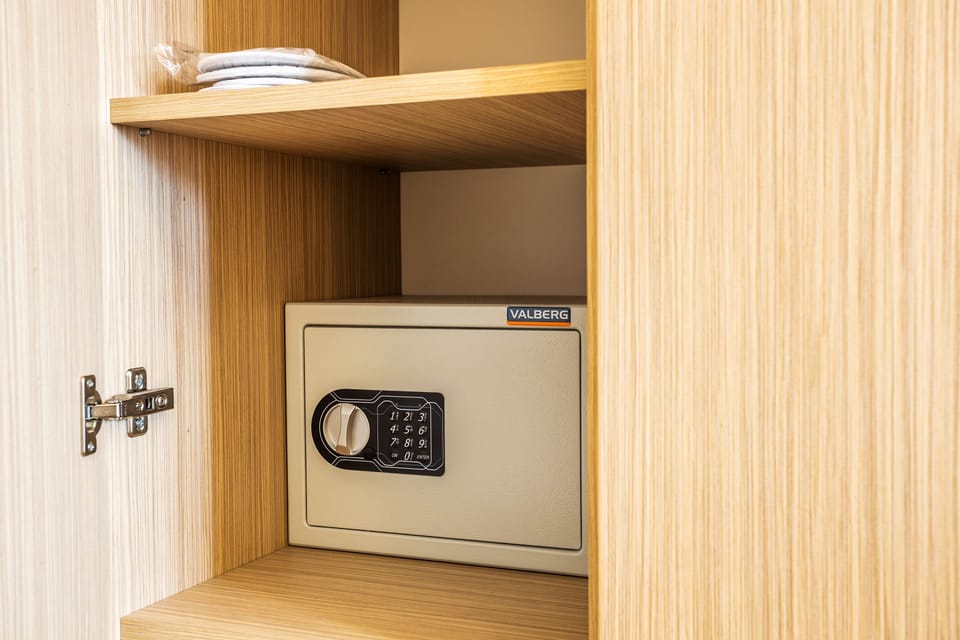 Minibar, desk, iron/ironing board, free WiFi