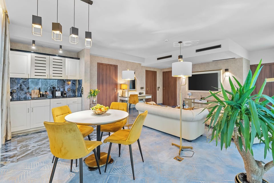 Penthouse | In-room dining