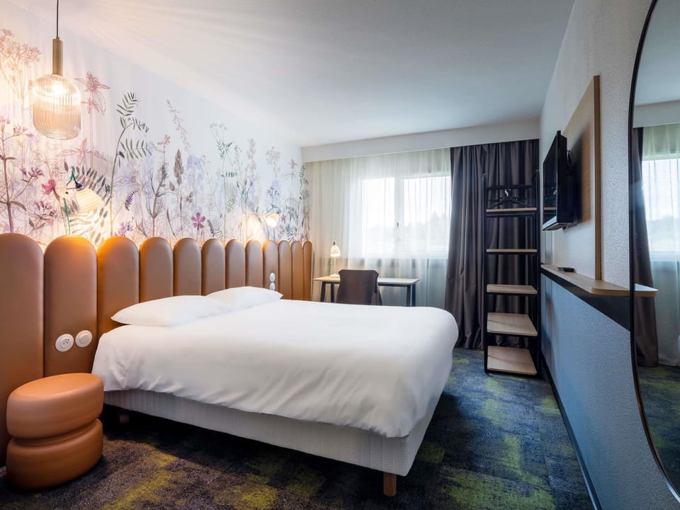 Standard Double Room, 1 Double Bed | Desk, blackout drapes, soundproofing, iron/ironing board